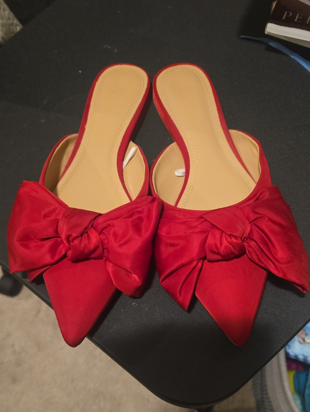 Red Bow Pointed-Toe Women’s Slip-On Flats - Stylish Comfort [Size 40/8]